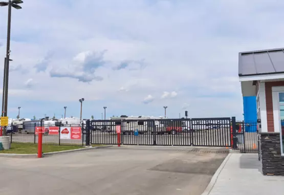 Sécurité extérieure Clôture de l'installation de stockage