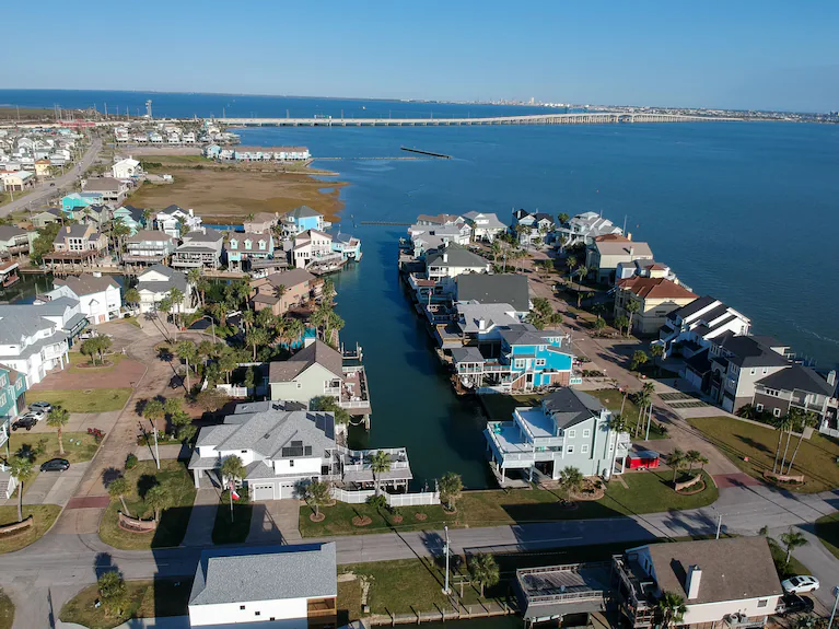 about-tiki-island.webp Residential waterfront community on Tiki Island, TX