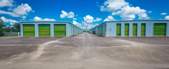 Outdoor-storage-drive-up-access-Right-Move-Storage