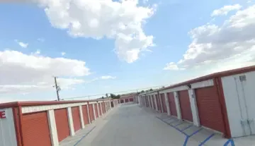 eyJrZXkiOiJhZDNiYTljOS1iNWFhLTRkMGMtYTUzYy0yOGMxZDdiODU3OGMvYmFyc3Rvdy1pbWFnZS0xLTIuanBnIiwiZWRpdHMiOnsicmVzaXplIjp7IndpZHRoIjoxOTAwLCJmaXQiOiJjb3ZlciJ9fX0-.webp Storage Locker Exterior Buildings