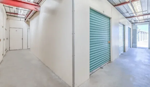 stormaster-Hallway-Bright-Lighting.webp Stormaster Hallway