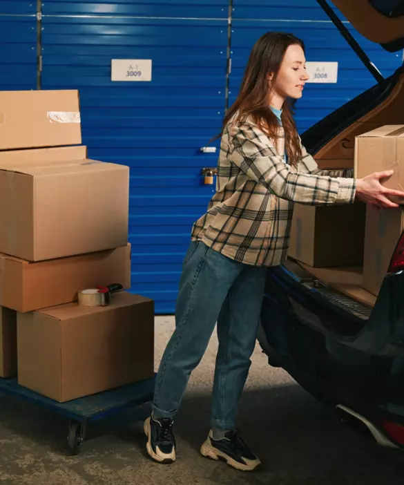 204838062-m-copy.webp moving out of storage unit