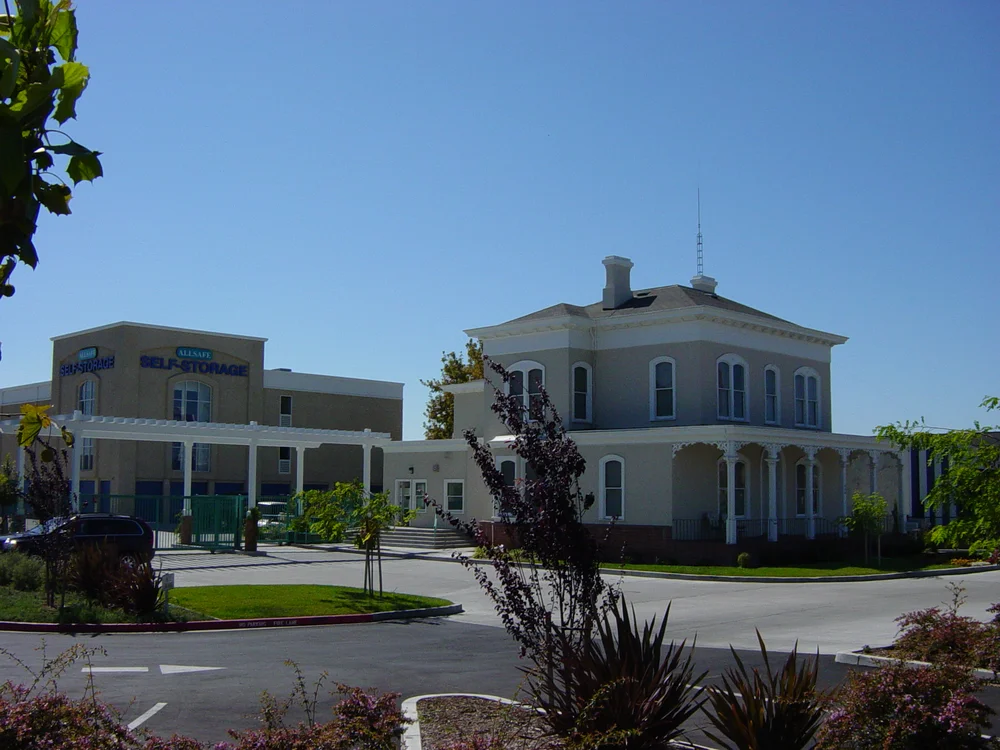 self storage units San Leandro