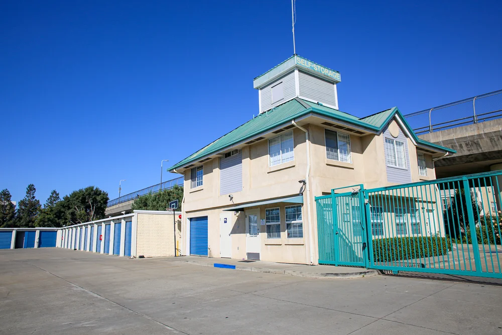 self storage units hayward