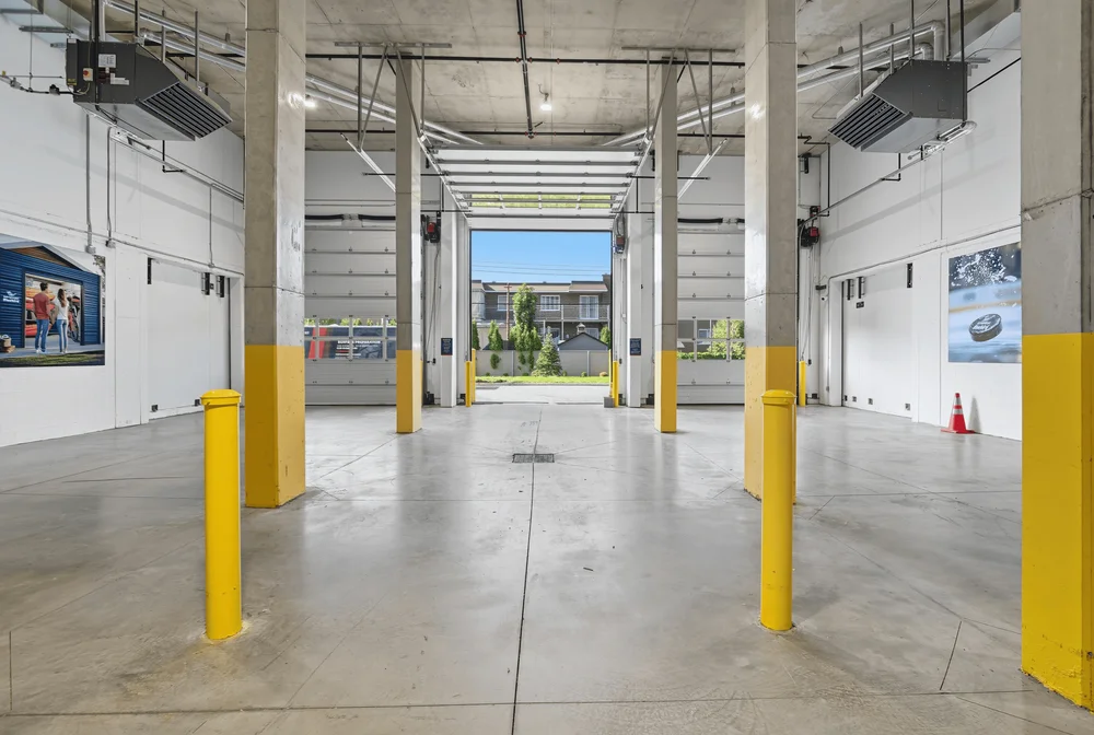 high door loading bay