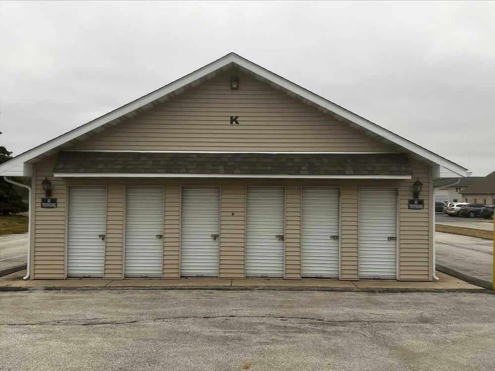 secure storage units cedar lake