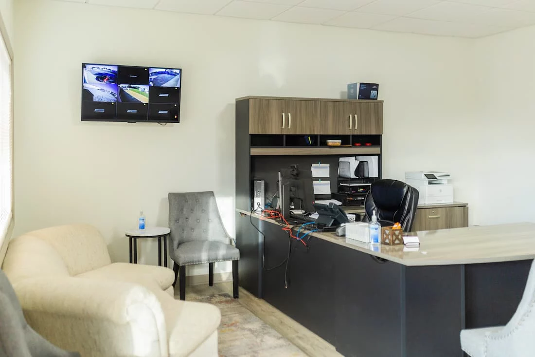 storage units office