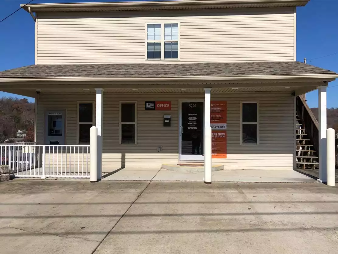 self storage units cross lanes