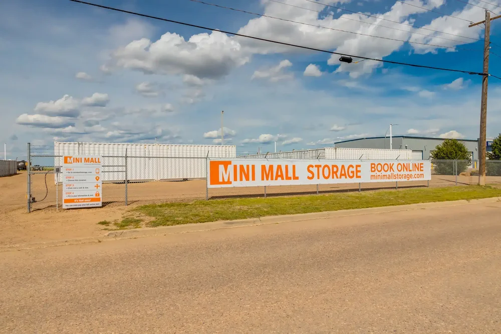 self storage units Redcliff