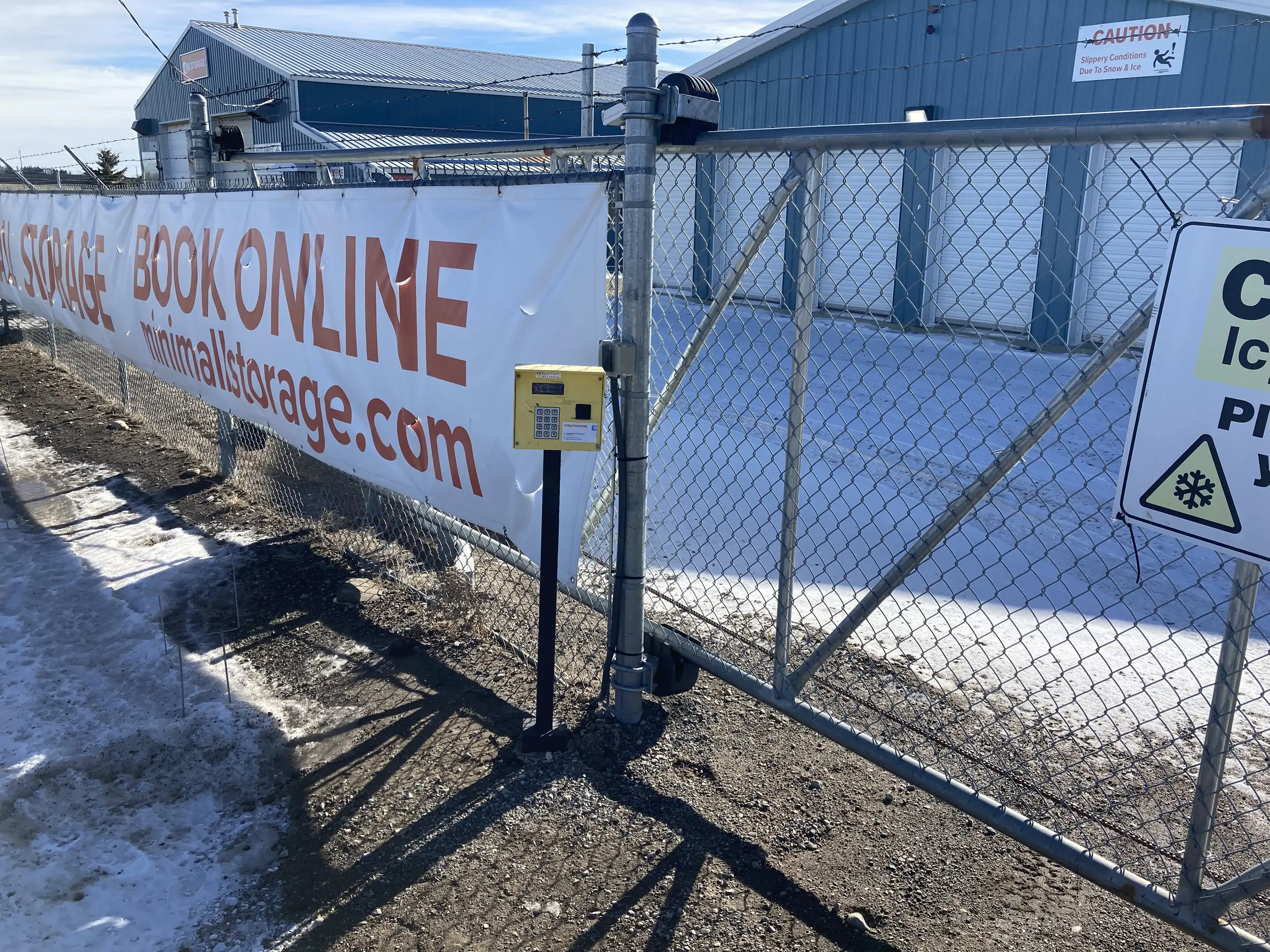 self storage units strathmore