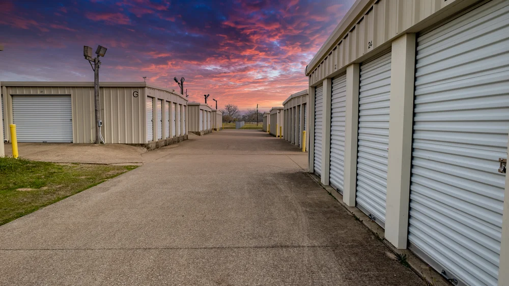 secure drive up self storage units rusk