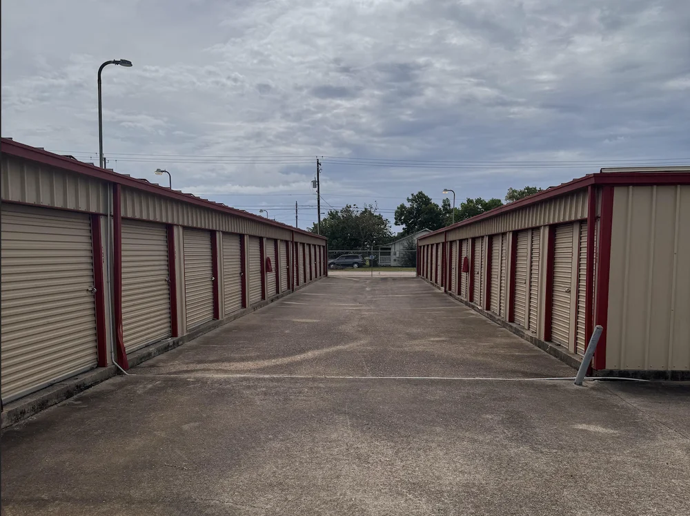 self storage units freeport