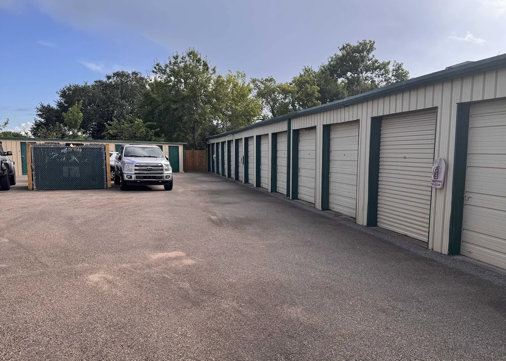 self storage units angleton