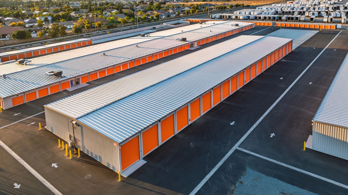 storage units outside