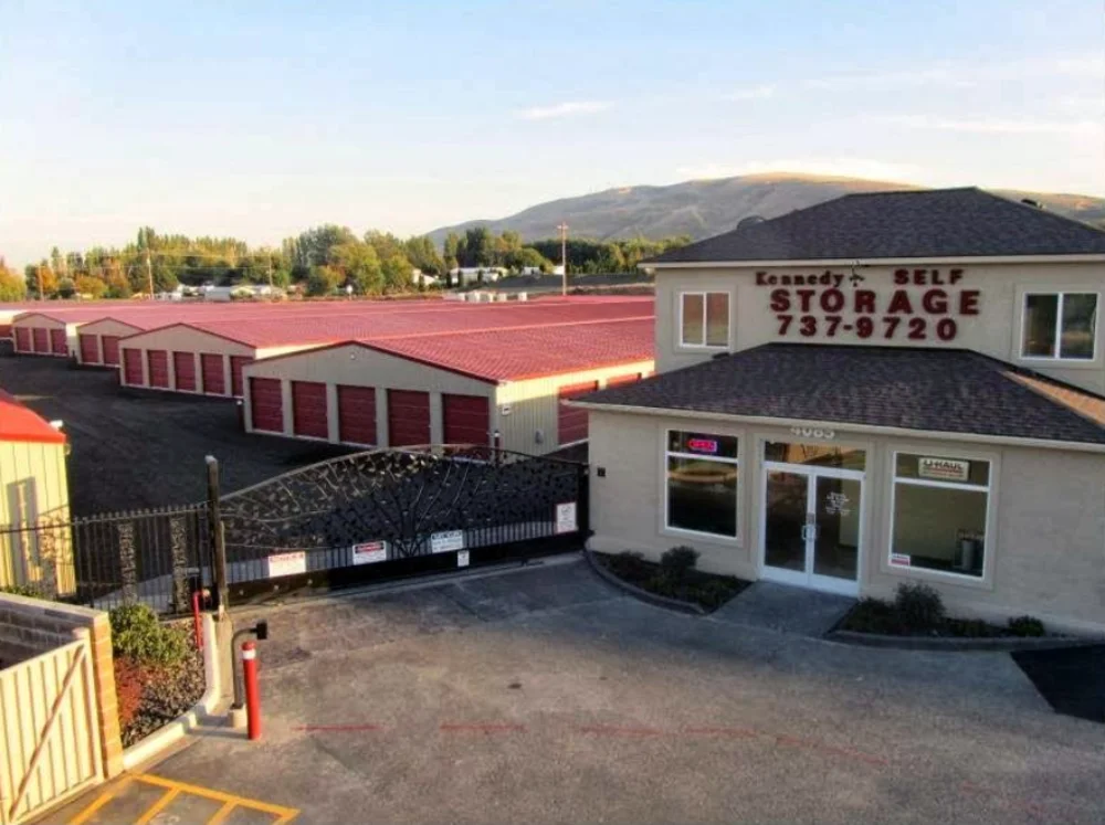 self storage units West Richland