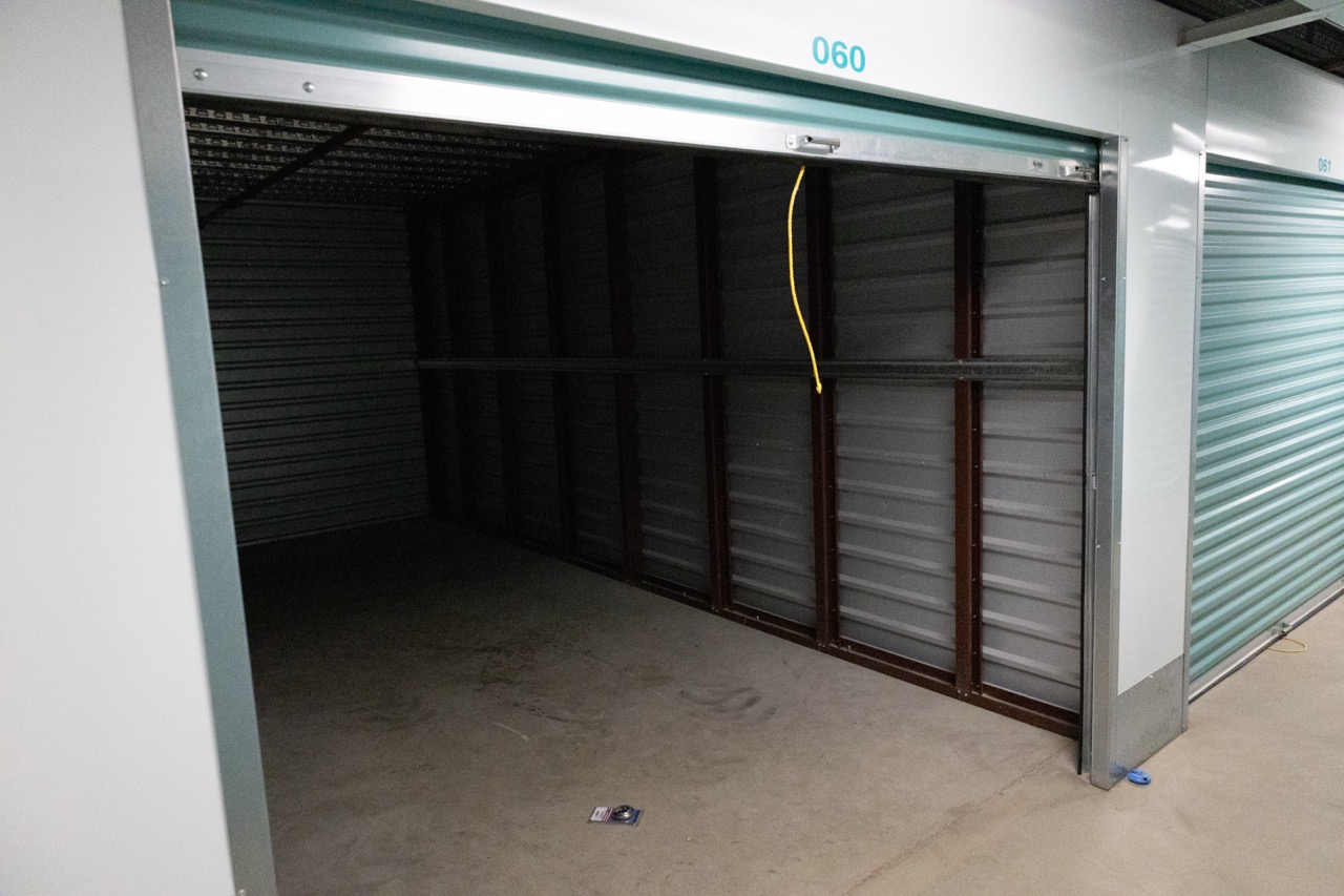 Spacious storage unit for furniture, equipment, and business inventory