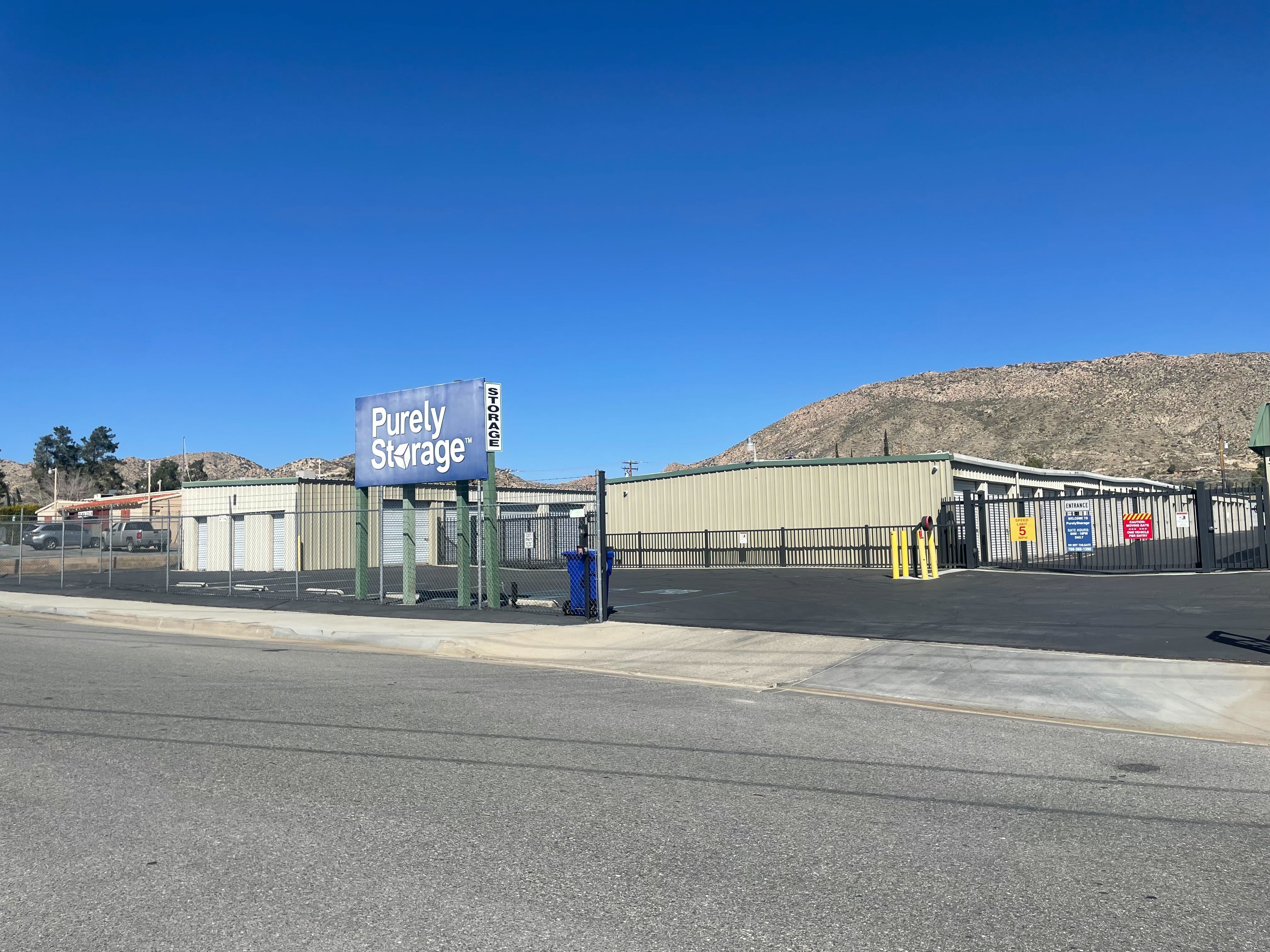 California - Yucca Valley - Yucca Trail