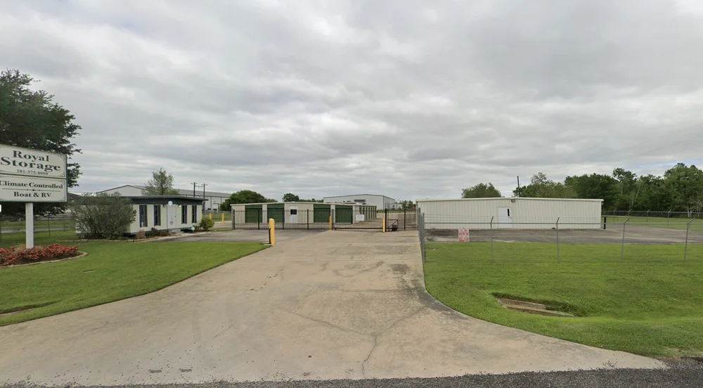 self storage units Pattison