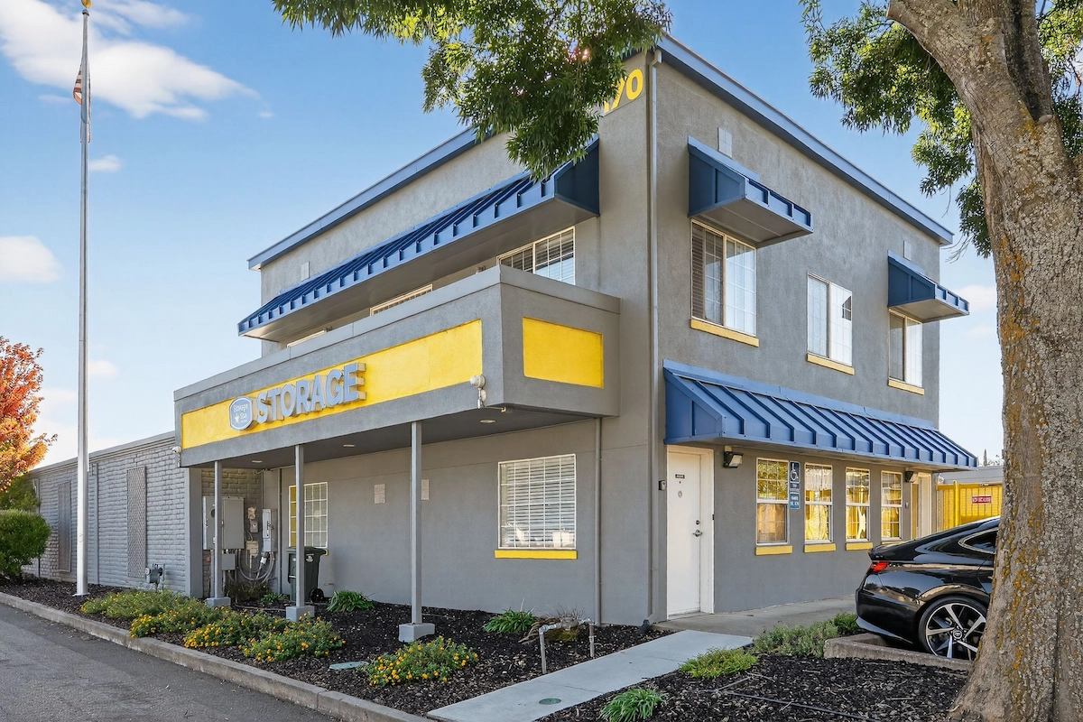 Front entrance and building exterior of Storage Star self-storage in Vacaville, California, featuring modern design and gated access