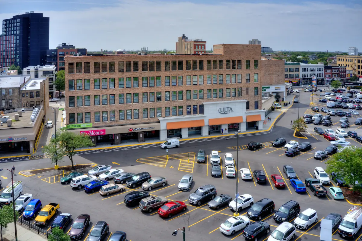 Exterior of Storage Star on North Ashland Ave in Chicago, IL